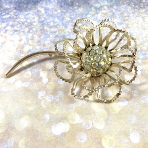 Gorgeous Vintage Sarah Coventry Aurora Borealis flower brooch